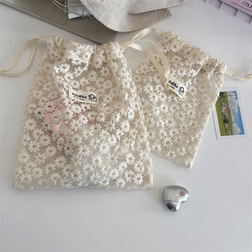 حقيبة مكياج شبكية مطرزة بالدان - مراجعة Cosmetic Bags وسعره